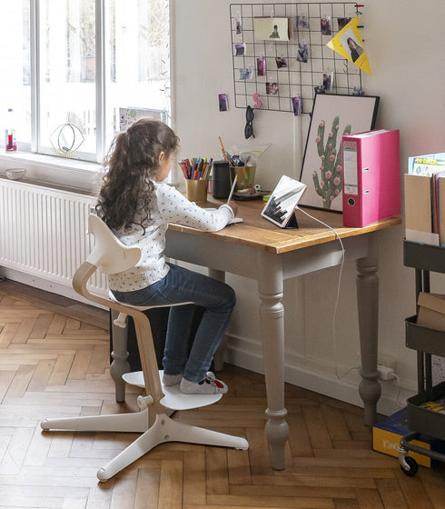 Nomi Syöttötuoli, useita eri värejä, Stokke